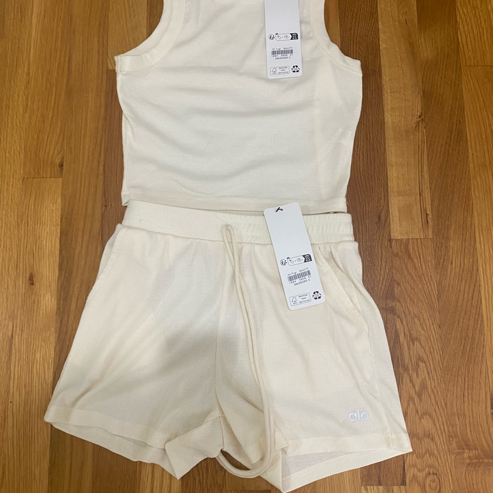 ALO Yoga Cream Athletic Shorts